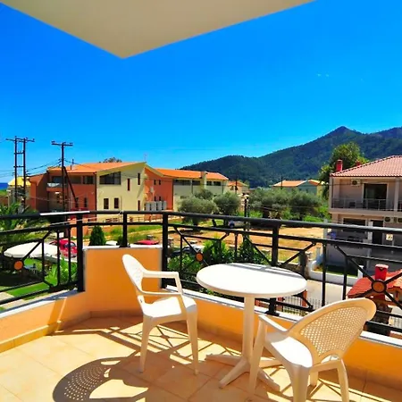 Room In Studio - Hotel Georgia - Bright Rooms Near The Golden Beach In Thassos Island * Chrisi Ammoudia